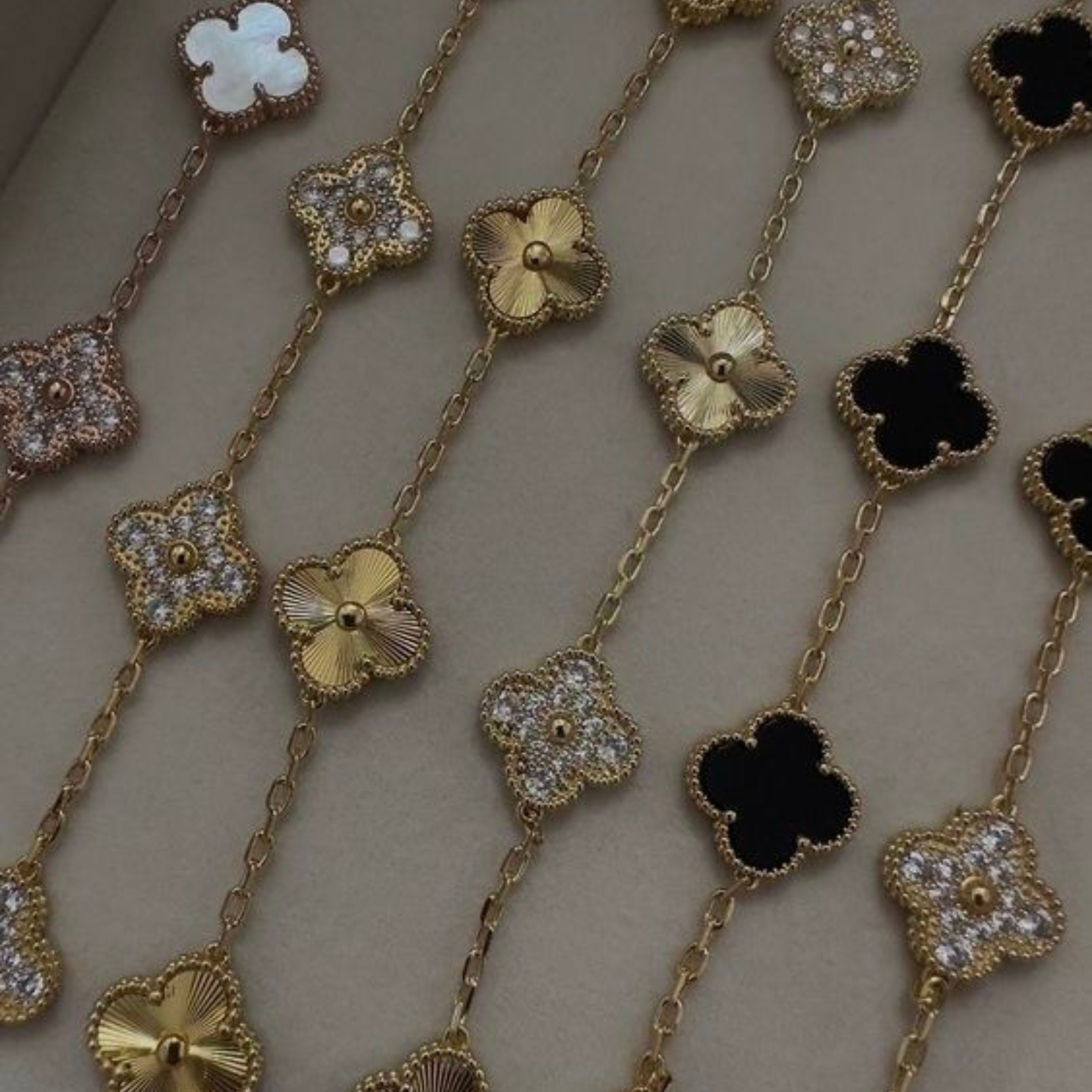 BIJOUX – Révélez Votre Éclat