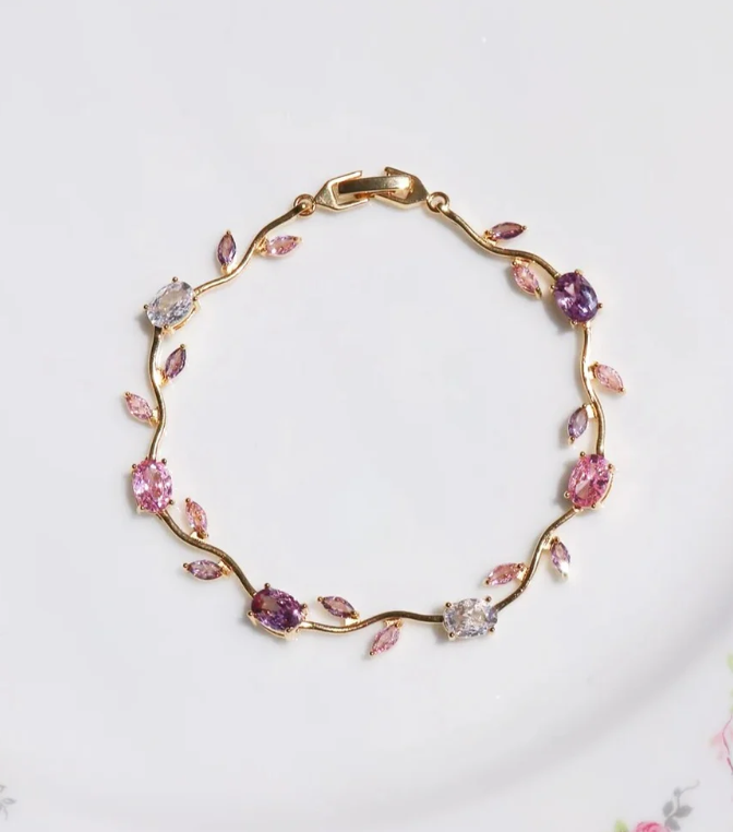 Tulip Bracelet – Élégance Florale